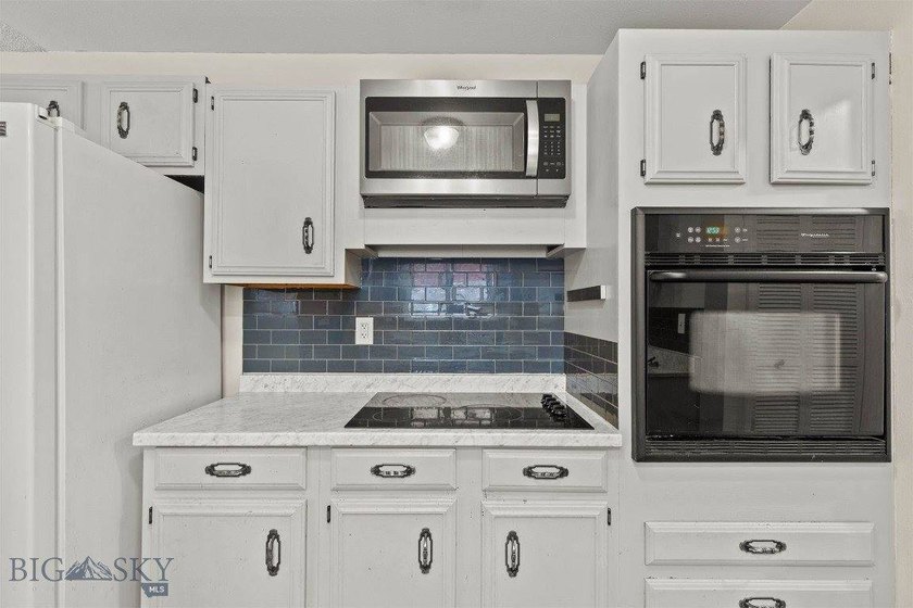 Welcome to this inviting single-family home on the desirable - photo 12