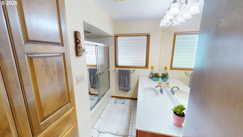 Beautiful Classic Ranch on 1.09 Private Acres - Timeless - photo 19