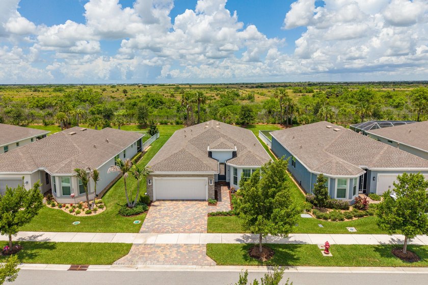 Better Than New! Welcome to this exceptional 4-bedroom Mystique - photo 2