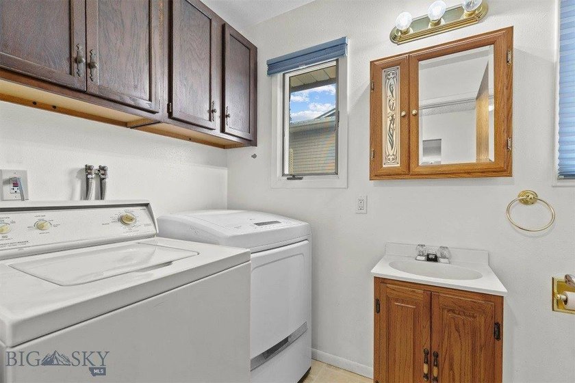 Welcome to this inviting single-family home on the desirable - photo 23
