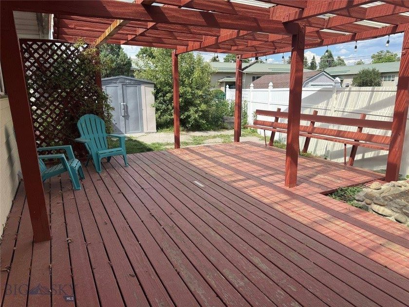 Welcome to this inviting single-family home on the desirable - photo 28