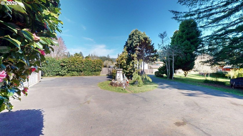 Beautiful Classic Ranch on 1.09 Private Acres - Timeless - photo 28