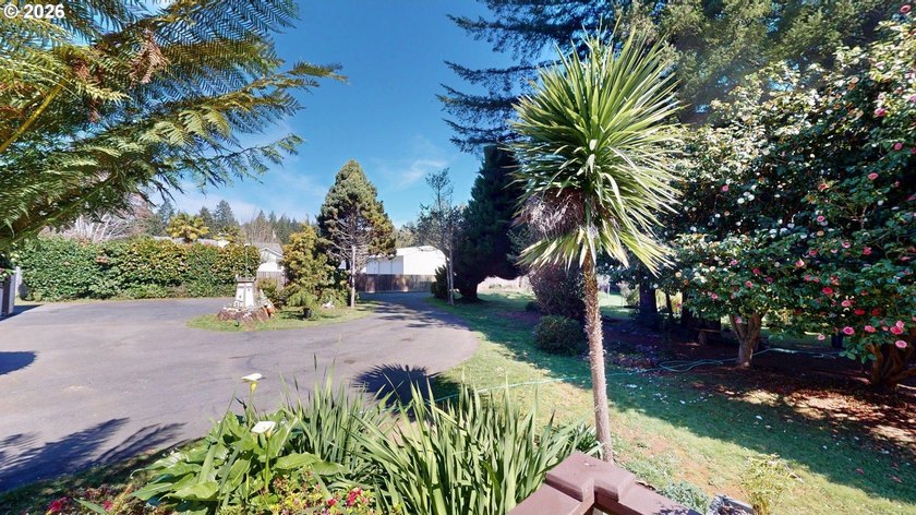 Beautiful Classic Ranch on 1.09 Private Acres - Timeless - photo 29