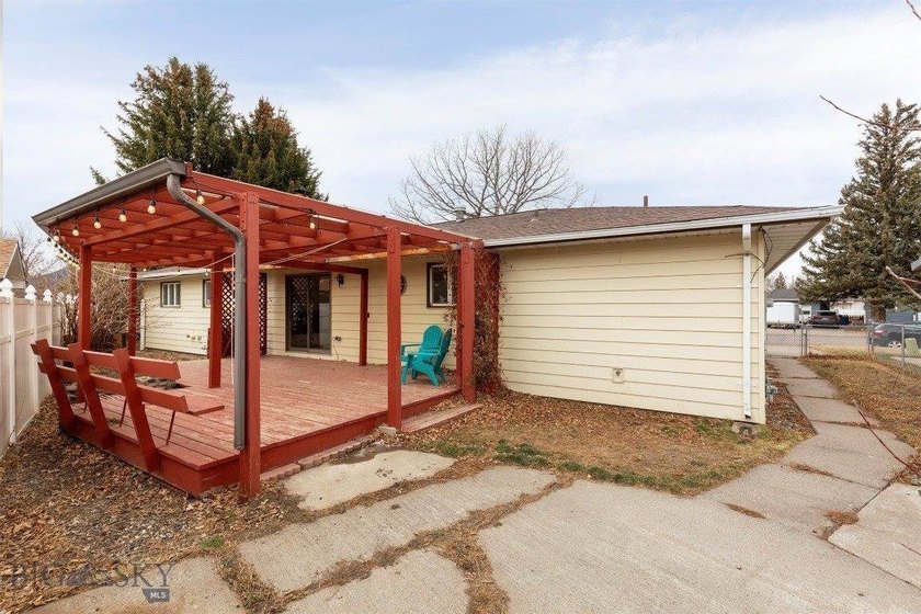 Welcome to this inviting single-family home on the desirable - photo 30