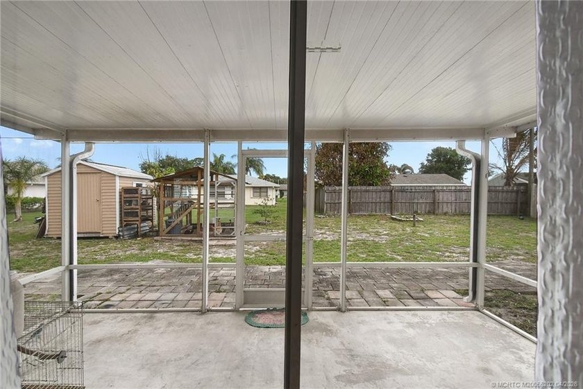 Welcome to this 2002 year built home offering 4 bedrooms and 2.5 - photo 33