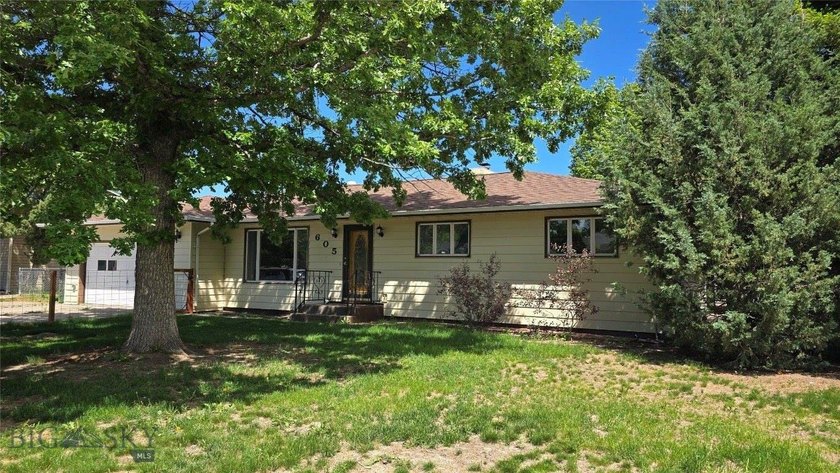 Welcome to this inviting single-family home on the desirable - photo 34