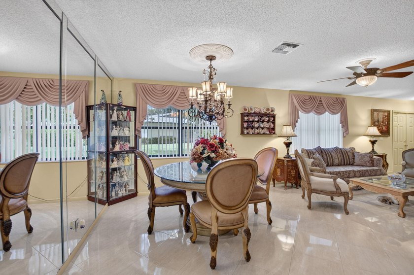 This charming 2 bedroom, 2 bathroom villa offers comfortable - photo 8