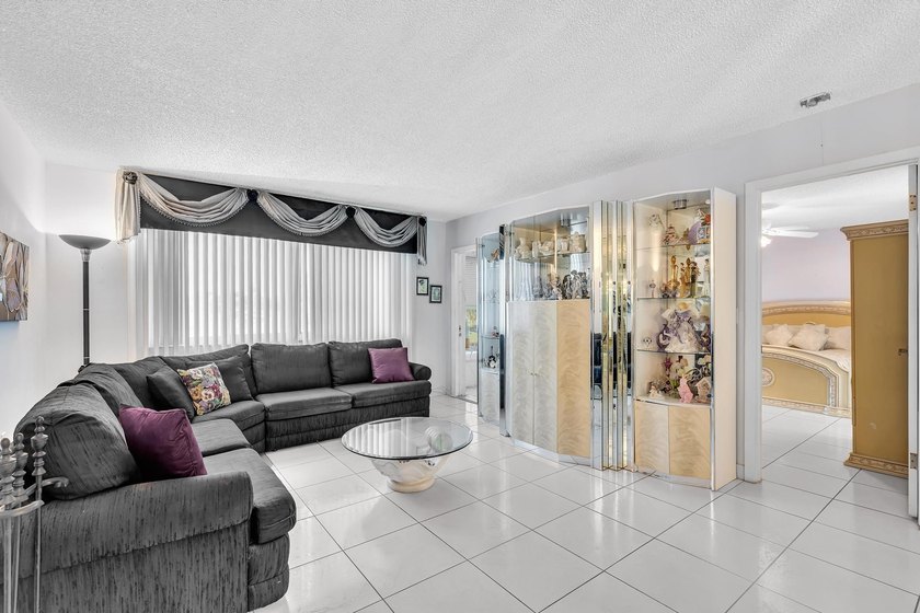 Enjoy life in this well-maintained 55+ community of Royal Park - photo 18