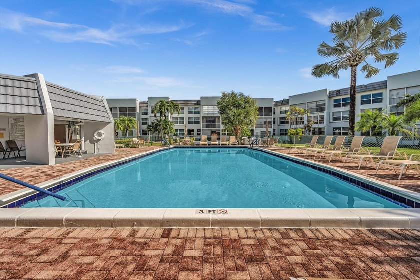 Enjoy life in this well-maintained 55+ community of Royal Park - photo 38