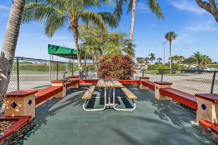 Enjoy life in this well-maintained 55+ community of Royal Park - photo 45