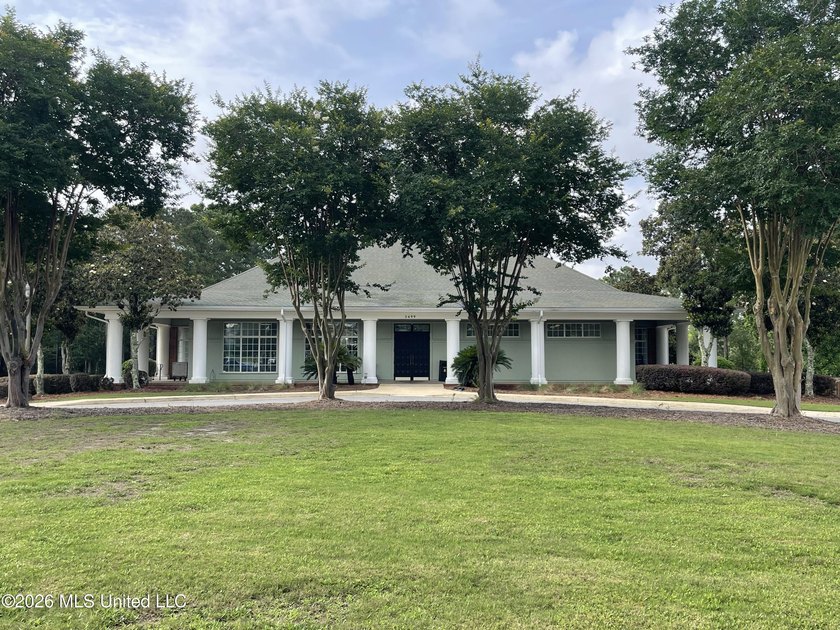 Looking for a beautiful golf community? Well you have found it - photo 3