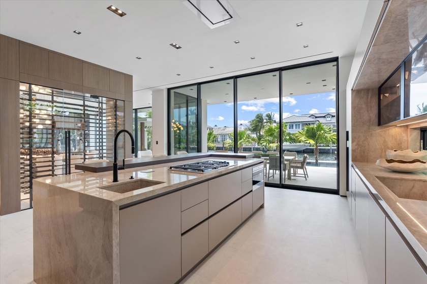 Welcome to Eleven Rio: a tropical modern 3-story poured in place - photo 12