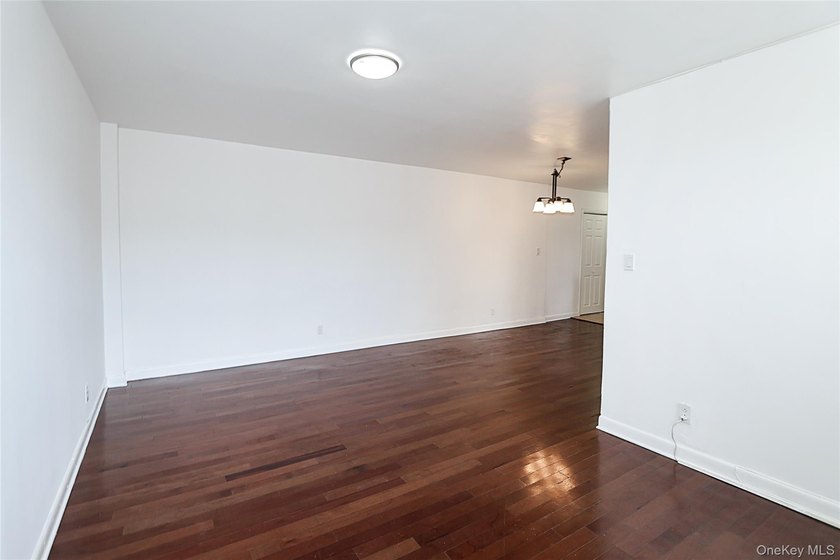 Enjoy comfortable living in this recently renovated one bedroom - photo 13