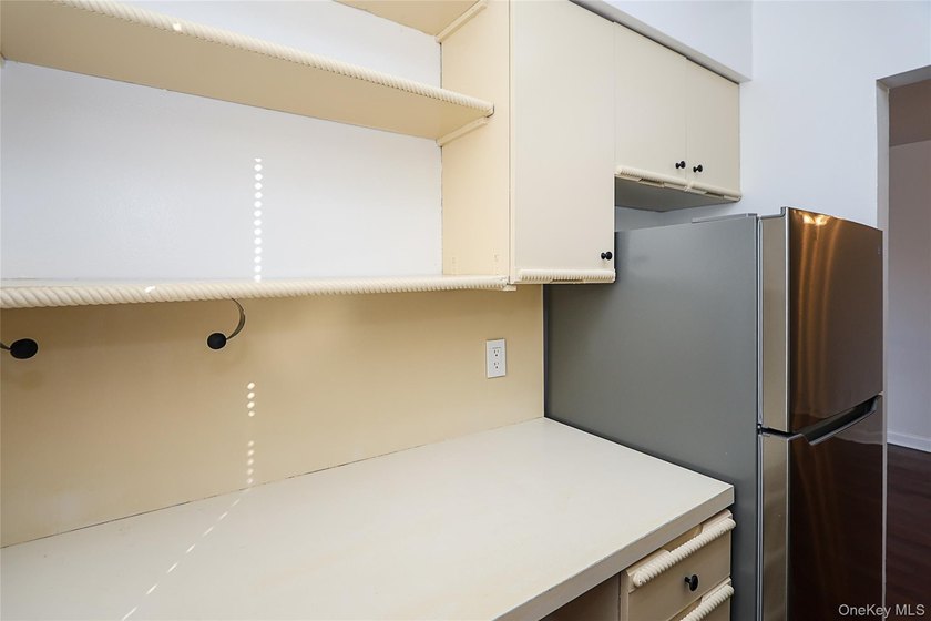 Enjoy comfortable living in this recently renovated one bedroom - photo 17