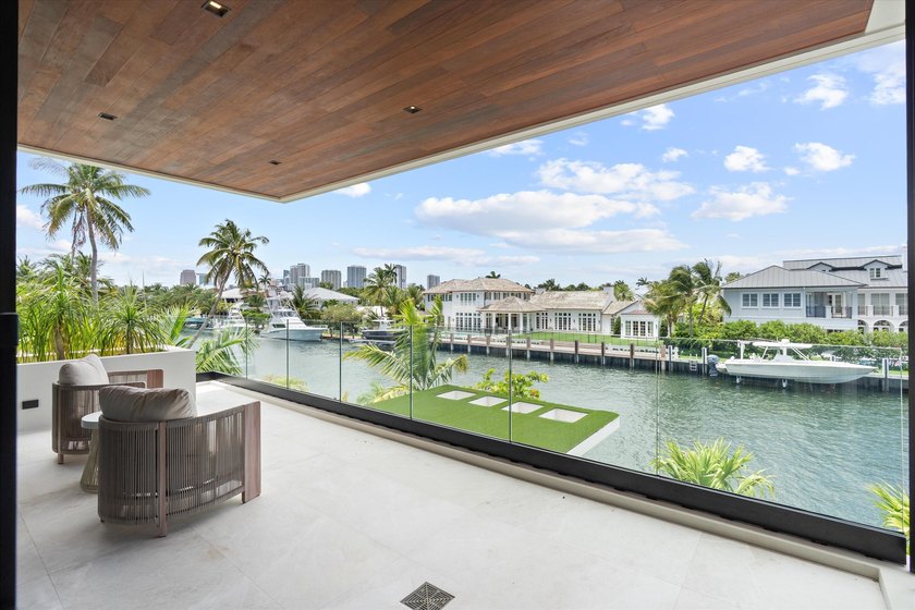 Welcome to Eleven Rio: a tropical modern 3-story poured in place - photo 29