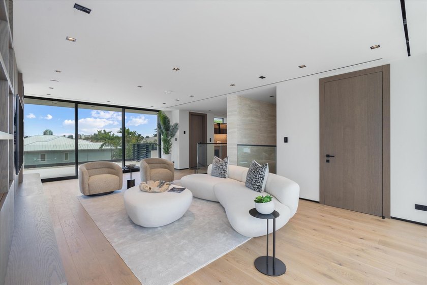 Welcome to Eleven Rio: a tropical modern 3-story poured in place - photo 31