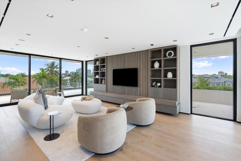 Welcome to Eleven Rio: a tropical modern 3-story poured in place - photo 32