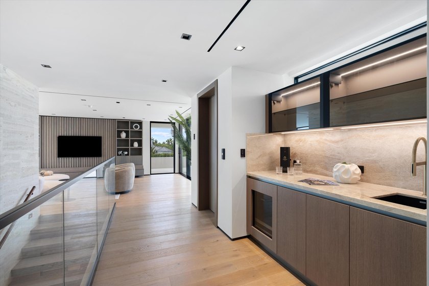 Welcome to Eleven Rio: a tropical modern 3-story poured in place - photo 33