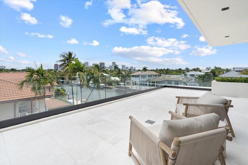Welcome to Eleven Rio: a tropical modern 3-story poured in place - photo 35