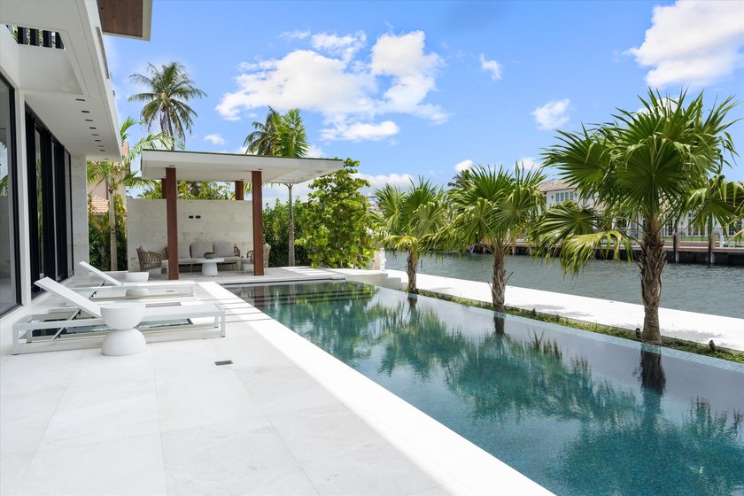 Welcome to Eleven Rio: a tropical modern 3-story poured in place - photo 39