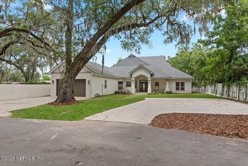 3845 Harbor Drive presents a rare waterfront offering where a - photo 3