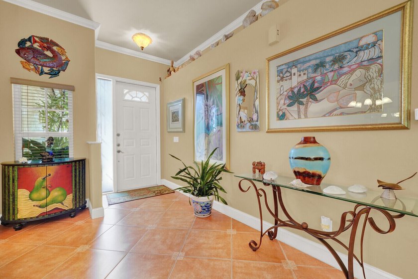 Discover this beautifully maintained 3 bedroom, 2.5 bathroom - photo 4