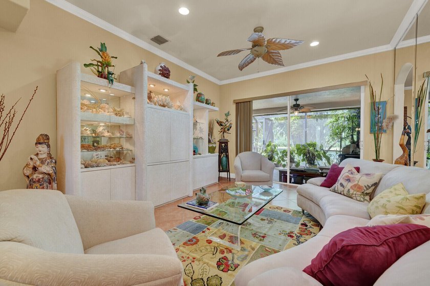 Discover this beautifully maintained 3 bedroom, 2.5 bathroom - photo 7