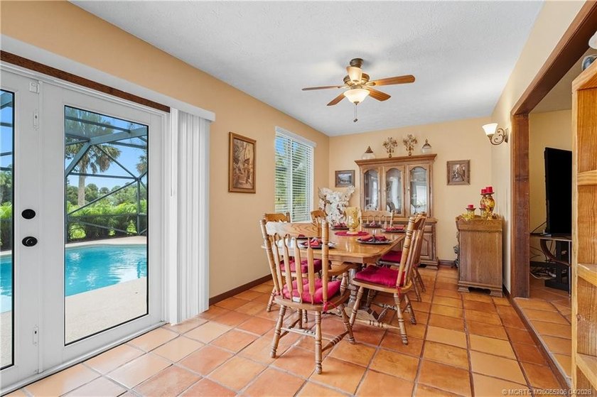 This beautifully maintained home is perfect for the golf lover - photo 24