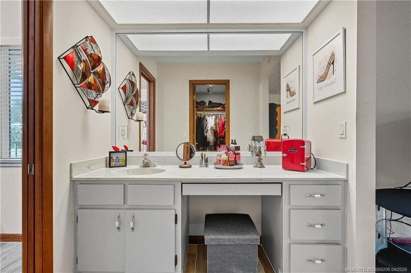 This beautifully maintained home is perfect for the golf lover - photo 29