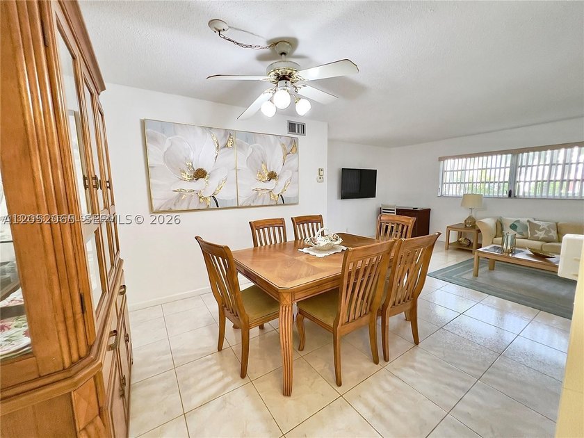GREAT INVESTMENT OPPORTUNITY. Welcome to this bright and - photo 6
