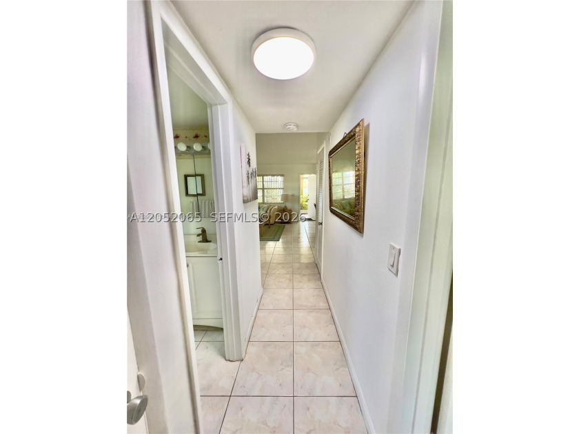 GREAT INVESTMENT OPPORTUNITY. Welcome to this bright and - photo 9