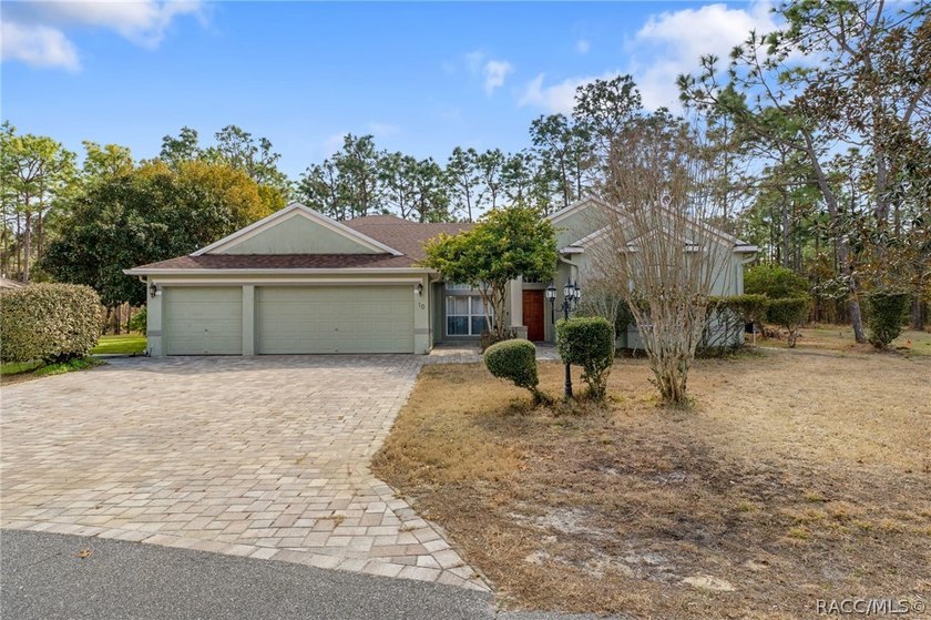 Experience refined Florida living in Homosassa with this - photo 2