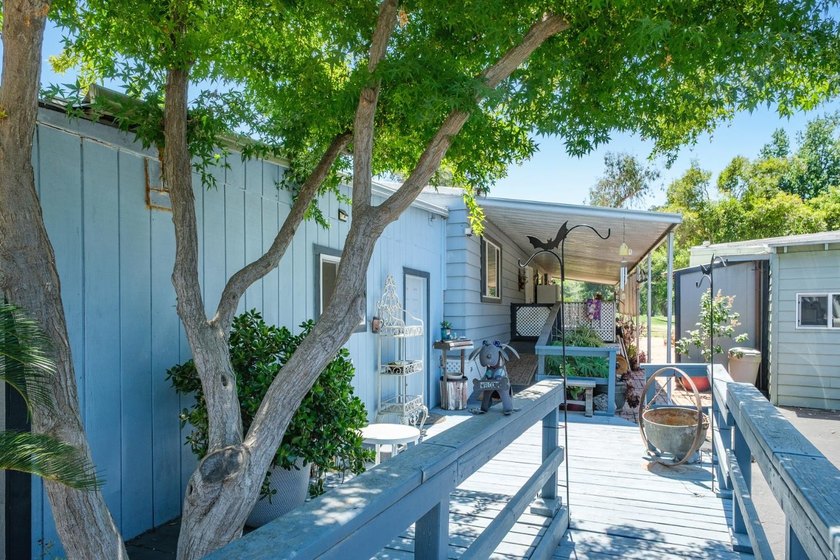 This mobile home is a must-see to experience the numerous - photo 3