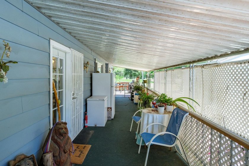 This mobile home is a must-see to experience the numerous - photo 5