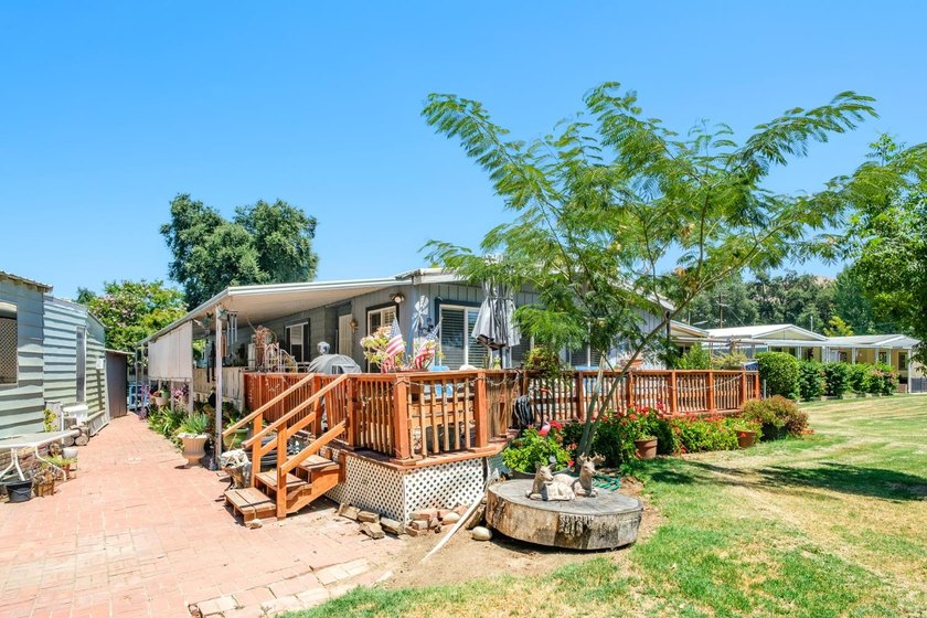 This mobile home is a must-see to experience the numerous - photo 9
