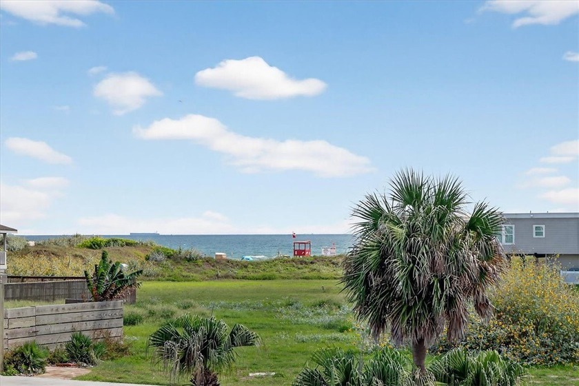 Coveted location &amp; Gulf views! This soulful Old Town home sits - photo 14