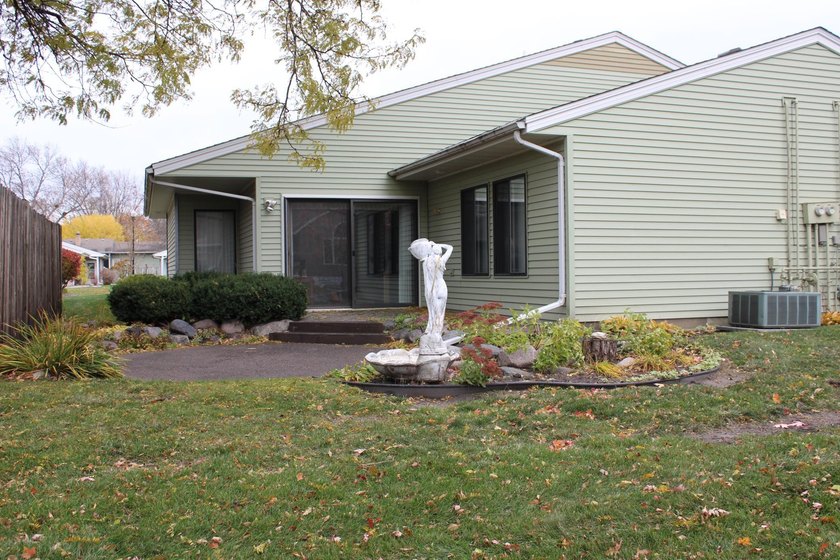 Welcome home to comfortable, convenient, and carefree living in - photo 22