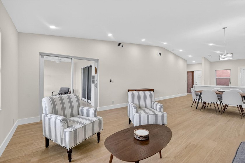This beautifully remodeled and move-in ready 2- bedroom - photo 13