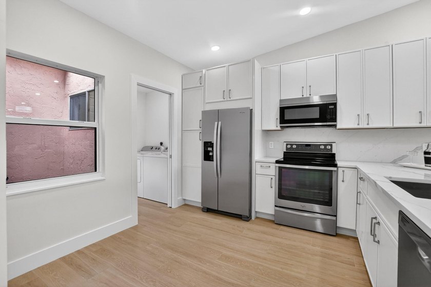 This beautifully remodeled and move-in ready 2- bedroom - photo 14