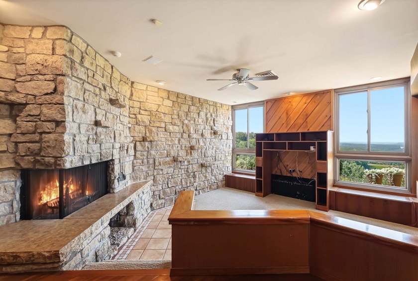 Perched high above the Mississippi River Valley, this - photo 19