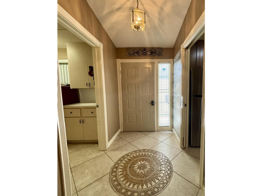 Lakefront living in the heart of St. Lucie West! This spacious - photo 5