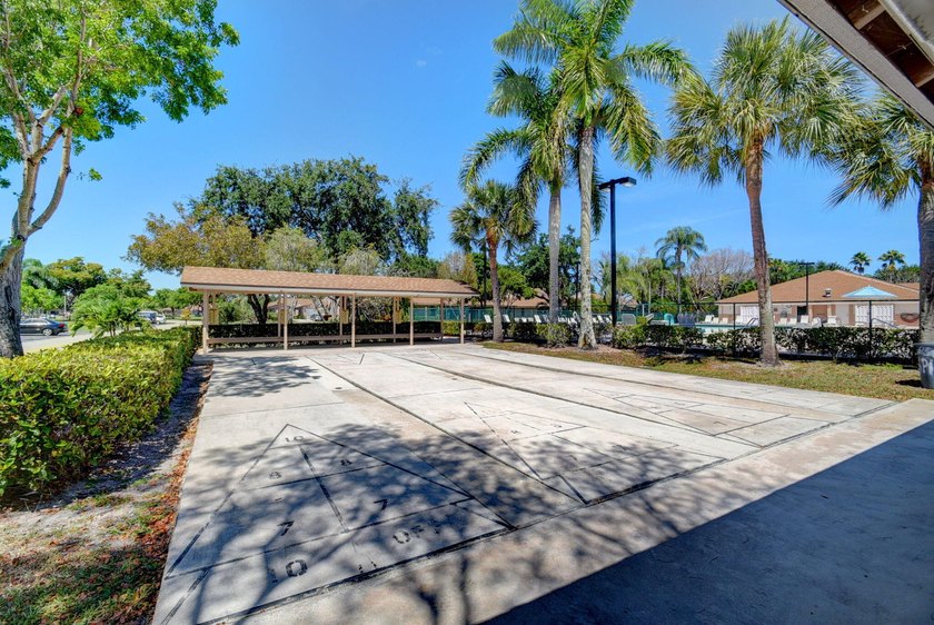 This beautifully remodeled and move-in ready 2- bedroom - photo 45