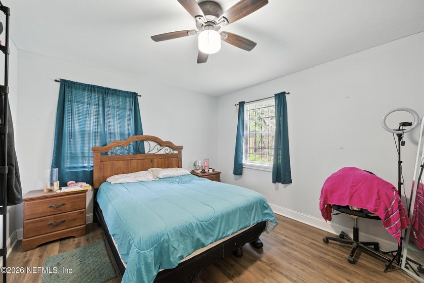 HUGE PRICE IMPROVEMENT on this 4-bedroom, 2-bath home is full of - photo 17
