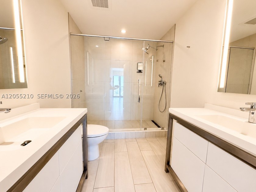 Experience sophisticated luxury living at Metropica North Tower - photo 19