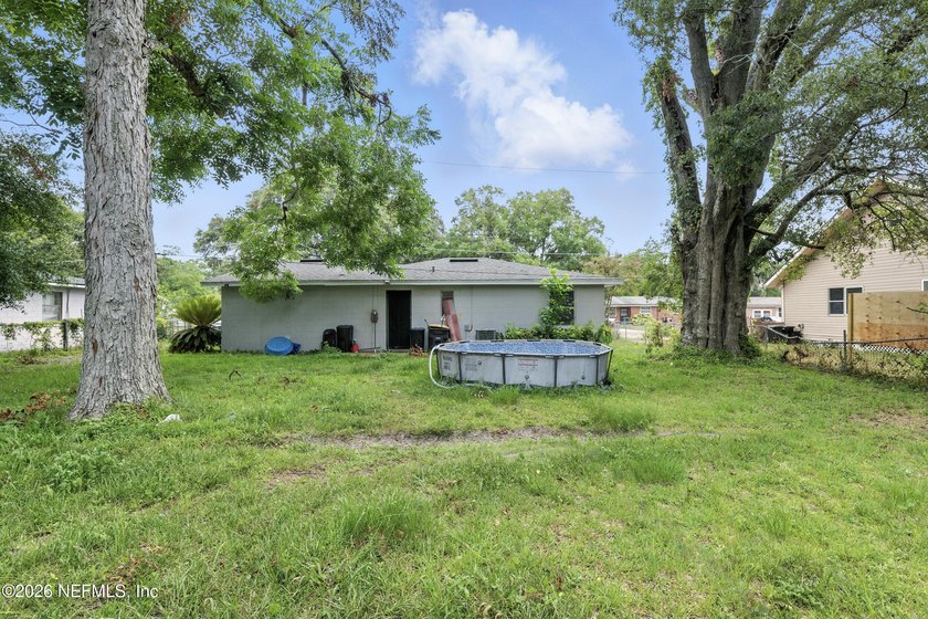 HUGE PRICE IMPROVEMENT on this 4-bedroom, 2-bath home is full of - photo 20
