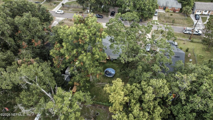 HUGE PRICE IMPROVEMENT on this 4-bedroom, 2-bath home is full of - photo 23