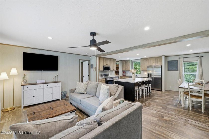 Welcome to country living at its finest! This like-new 2024 - photo 4