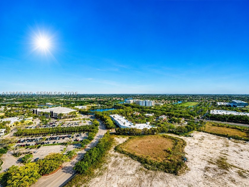 Experience sophisticated luxury living at Metropica North Tower - photo 25