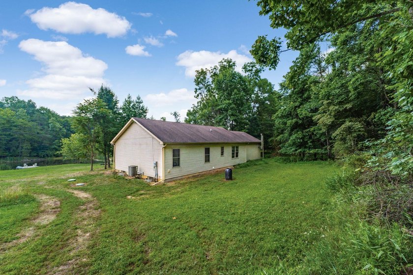 **Agent Owned** Taken down to the studs and rebuilt. This 3-bed - photo 44