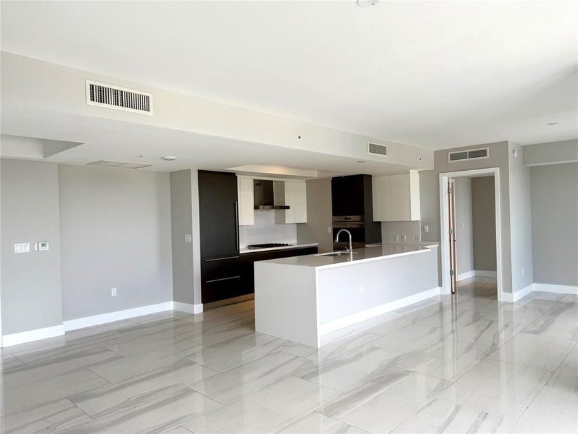 PRICED TO SELL !!! this sparkling new 2/2 condo in the luxury - photo 8